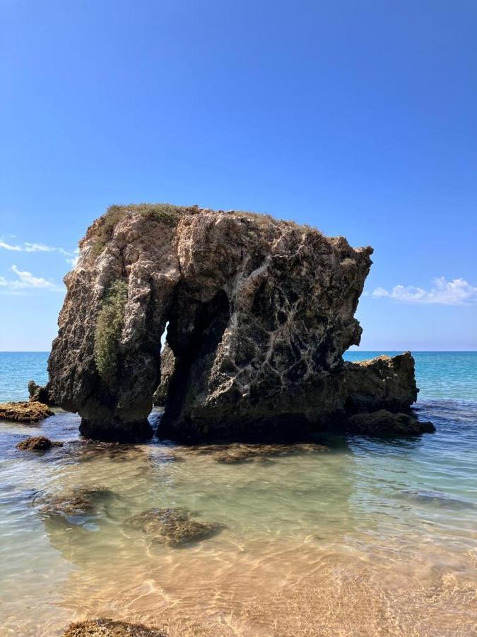 Villetta Sullo Scoglio Gela Kültér fotó