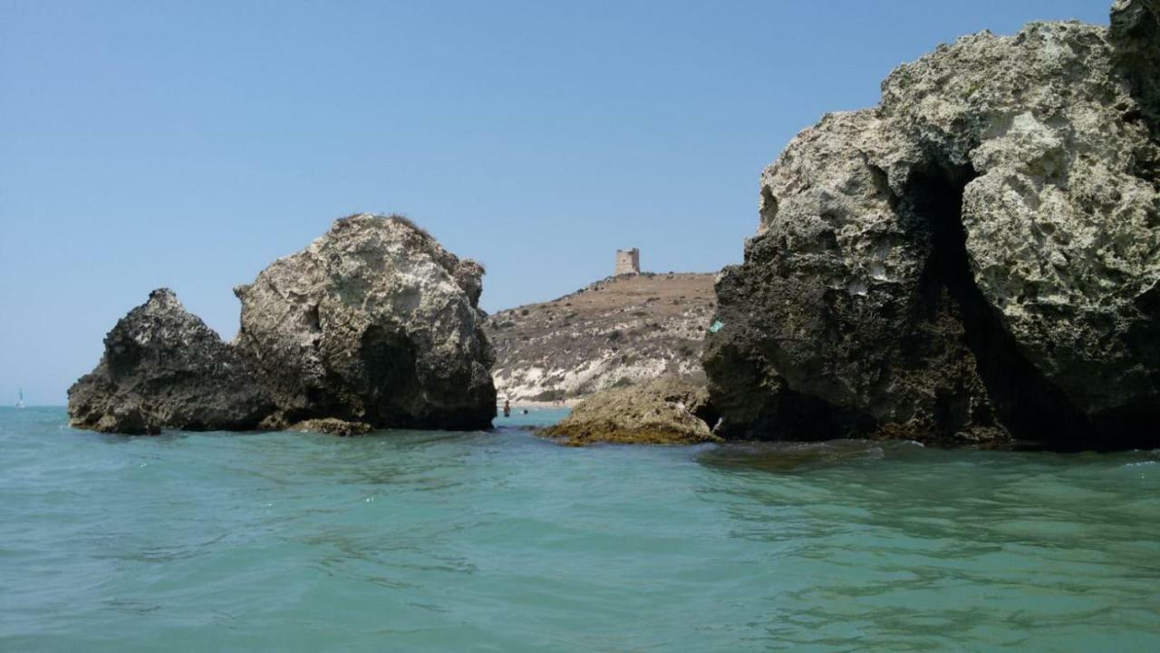 Villetta Sullo Scoglio Gela Kültér fotó